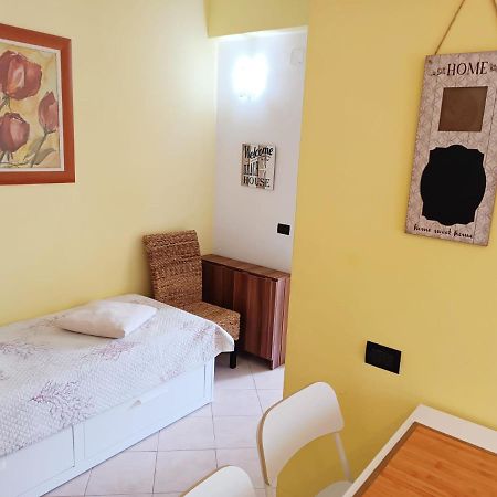 Raffaello Beach Apartment - 50 M From The Sea - Wifi Савона Экстерьер фото