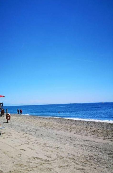 Raffaello Beach Apartment - 50 M From The Sea - Wifi Савона Экстерьер фото