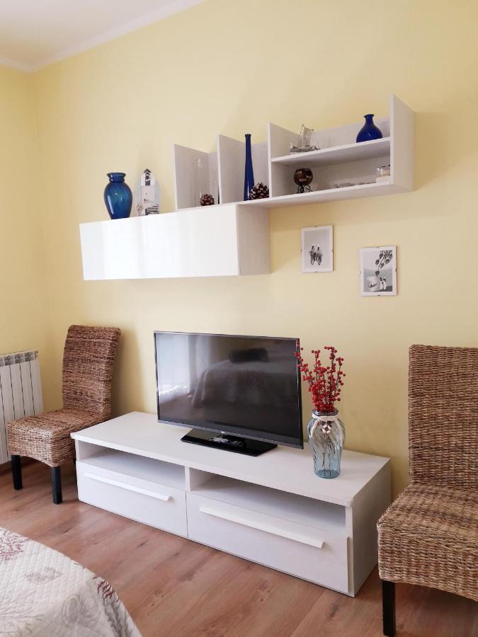 Raffaello Beach Apartment - 50 M From The Sea - Wifi Савона Экстерьер фото